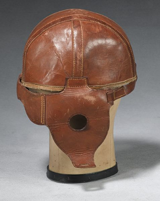 Illustration for article titled 12 Helmets from the Dark Ages of Football